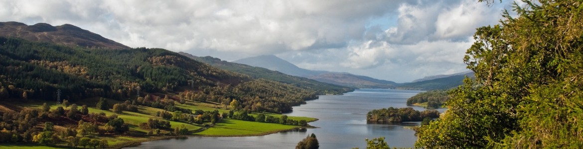 queen-s-view-loch-tummel-perthshire-scotland-5-oct-2010-flickr-phillipc