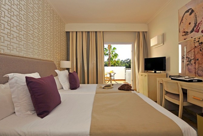 la-cala-room-2