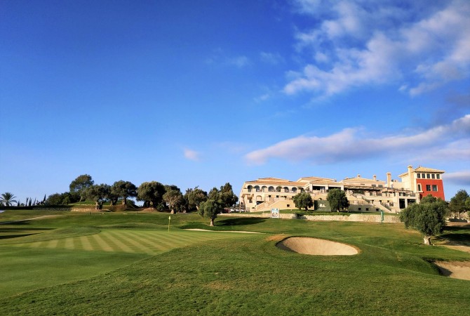 la-finca-golf-course-18th-green-3