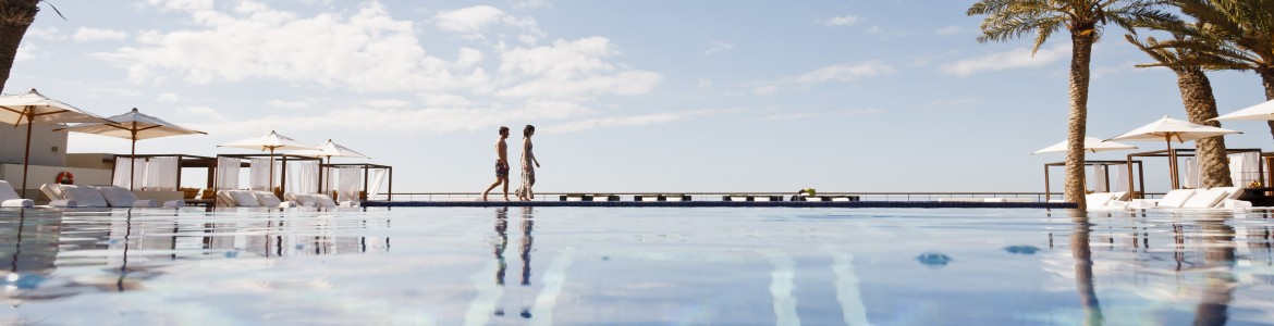 b-339-piscine-jour