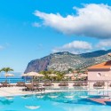 all-inclusive-hotel-funchal-near-beach-pool-overview